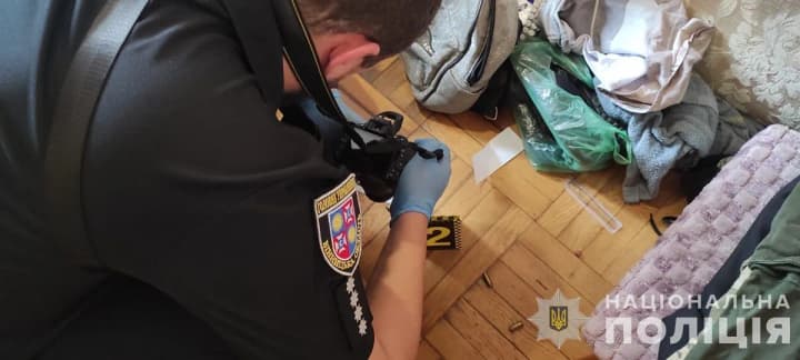 У Вінниці чоловік застрелив дружину та тяжко поранив її подругу, а сам вчинив самогубство