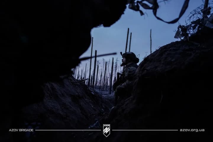 Azov fighters drive Russian occupants out of positions in Serebryansky forest in Luhansk region