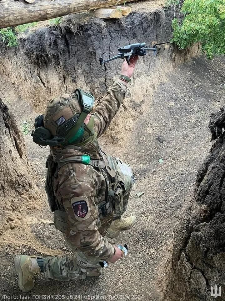 Противник наростив кількість наступальних та штурмових дій практично по всій лінії фронту – Генштаб