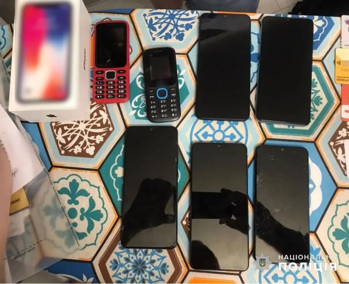 На Буковине преступная группа мошенников под предлогом трудоустройства оформляли кредиты на граждан