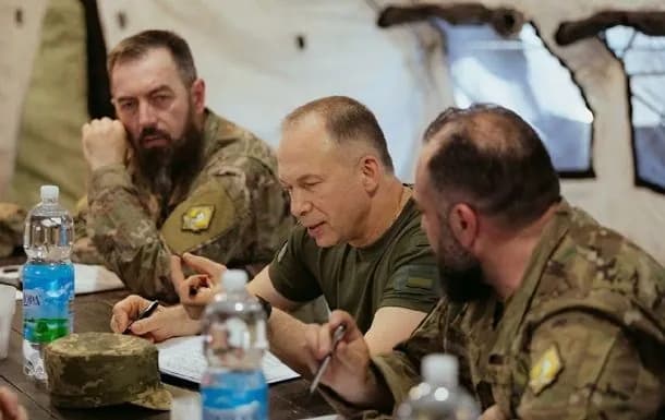 Сырский посетил учебный центр для мобилизованных