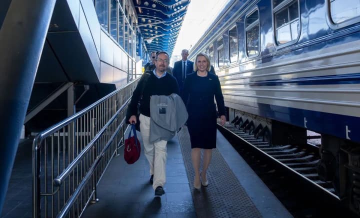 До Києва прибув заступник держсекретаря США Джон Басс