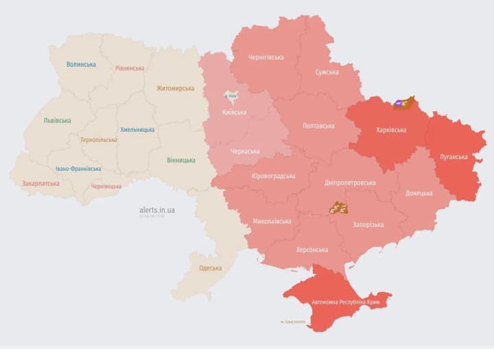 Explosions were heard in Kharkiv and Kherson