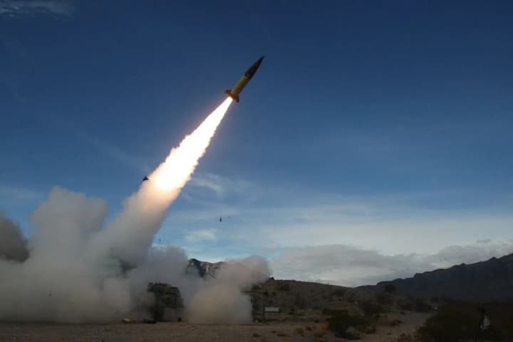 ВСУ останавливают российские наступления с помощью американского оружия, но сталкиваются с ограничениями на нанесение ударов на дальние расстояния