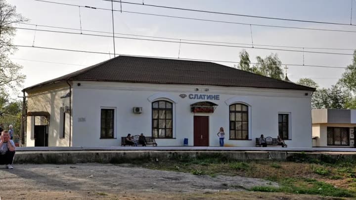 Ворог завдав авіаудару по Слатиному на Харківщині