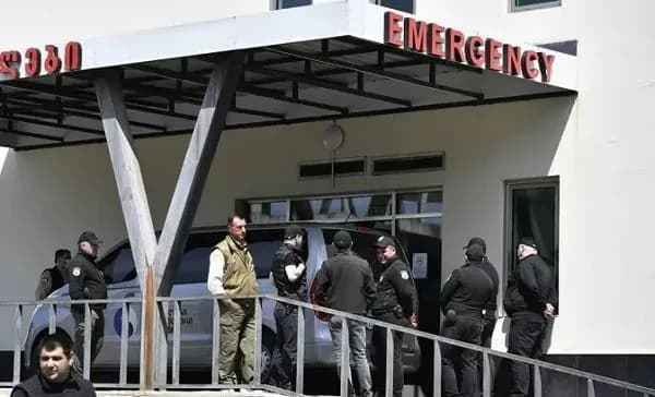 Виглядає краще, ніж під час останньої зустрічі: омбудсмен Грузії відвідав Саакашвілі