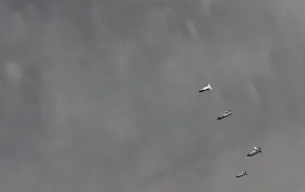 Russian troops strike Kharkiv with guided missiles