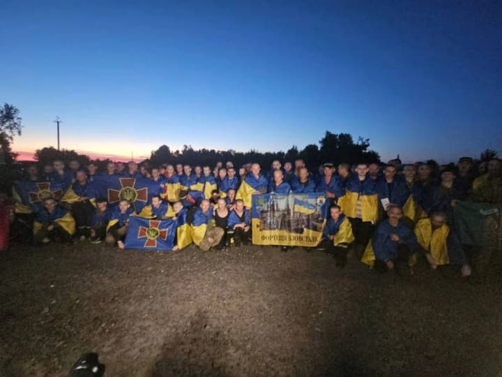 Операція з обміну полоненими: Україна повернула понад 50 захисників Маріуполя  - Юсов 