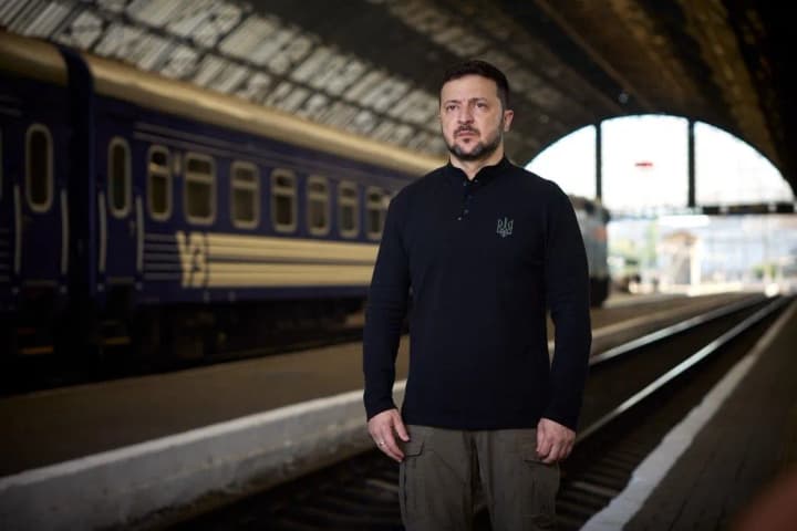 Zelensky on Constitution Day: Every day of resistance is a struggle not only for territories, but above all for human rights