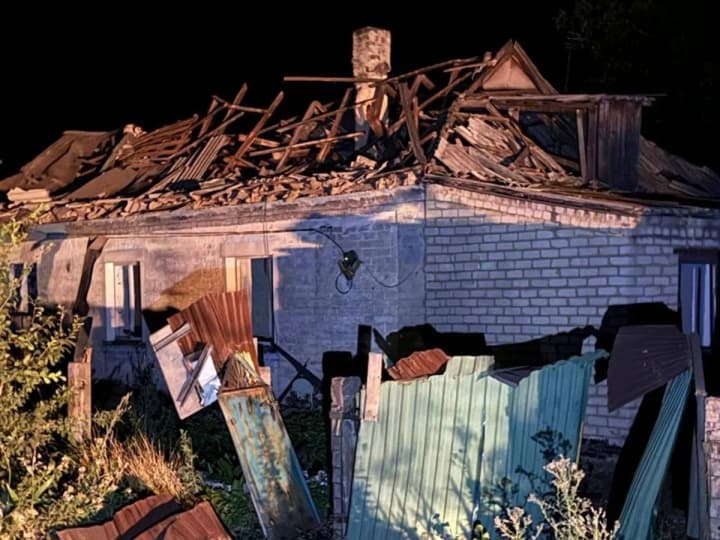 На Донеччині поранено 6 людей – росіяни скинули авіабомбу на приватний сектор