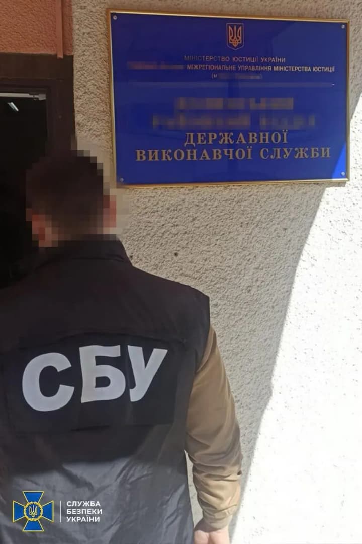 Ex-head of the Western Interregional Department of the Ministry of Justice was exposed for taking bribes to close enforcement proceedings