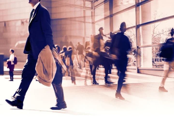 Greece allows six-day working week