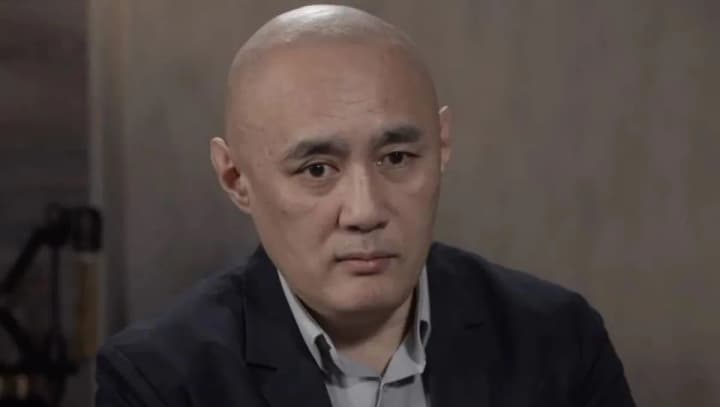Умер казахский журналист Айдос Садыков, на которого было совершено покушение в Киеве