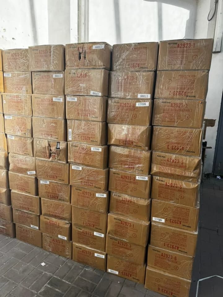 Lviv customs officials stopped an attempt to smuggle clothes and shoes worth almost 7 million to Ukraine