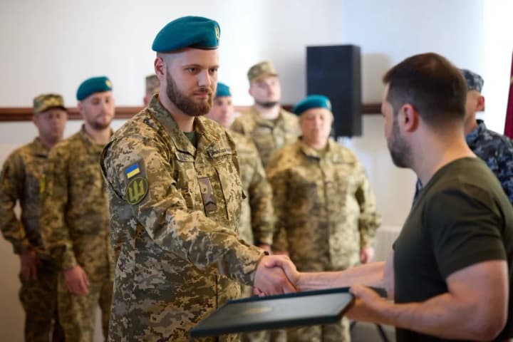 "The Black Sea region will always be free": Zelensky awarded military sailors in Odesa