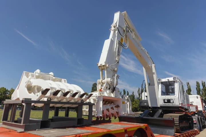 Japan hands over 2 more demining vehicles to Ukraine