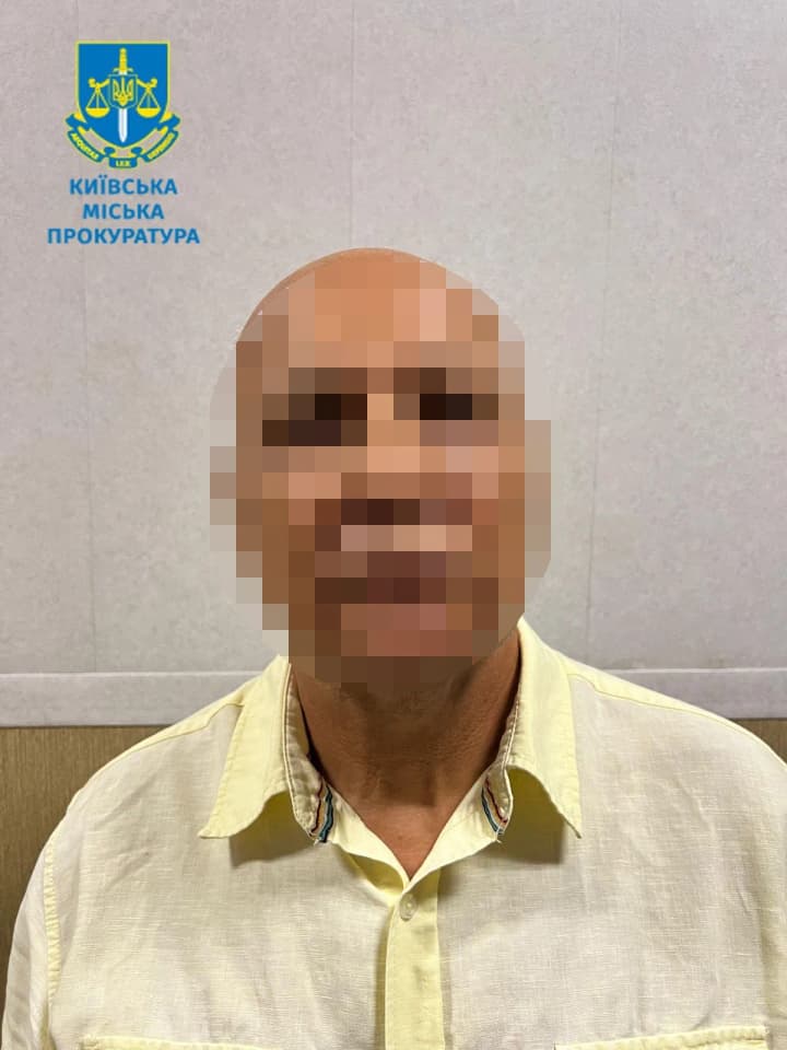 "Man offered to lie down on the bed for a massage": a university dormitory worker is suspected of lewd acts against a 14-year-old boy