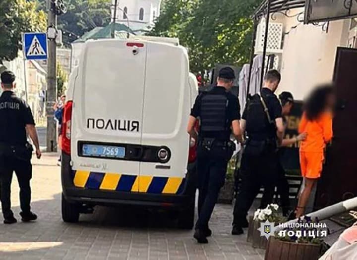 In Kyiv, the director of a charitable foundation embezzled UAH 10.5 million that she had collected to buy drones