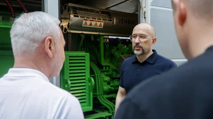 Шмигаль ознайомився з роботою одного з енергооб’єктів у Харкові і закликав міста встановлювати альтернативні джерела енергії