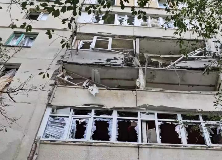 Russians attack Kherson: 3 wounded, 16-year-old girl in serious condition