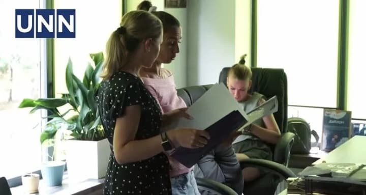 Навчання та фінансова підтримка: як у Броварах працює хаб, який допомагає жінкам відкрити власний бізнес (відео)