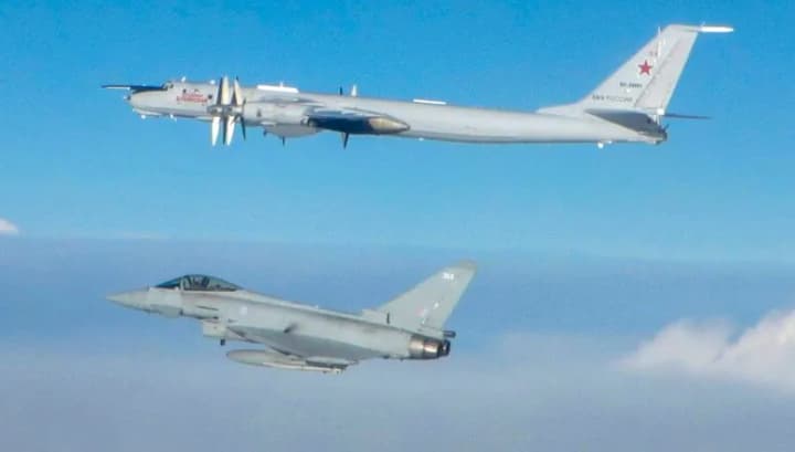 США та Канада перехопили російські й китайські літаки біля Аляски