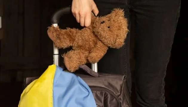 Occupants intensify propaganda among children in Luhansk region: schoolchildren are sent to military camps in Russia