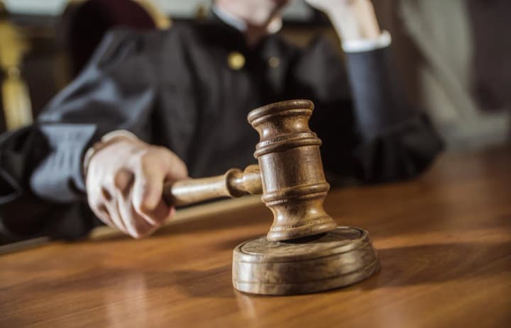 Суд визнав потерпілою співзасновницю банку "Конкорд" Юлію Сосєдку у справі проти директора юрдепартаменту НБУ Зими
