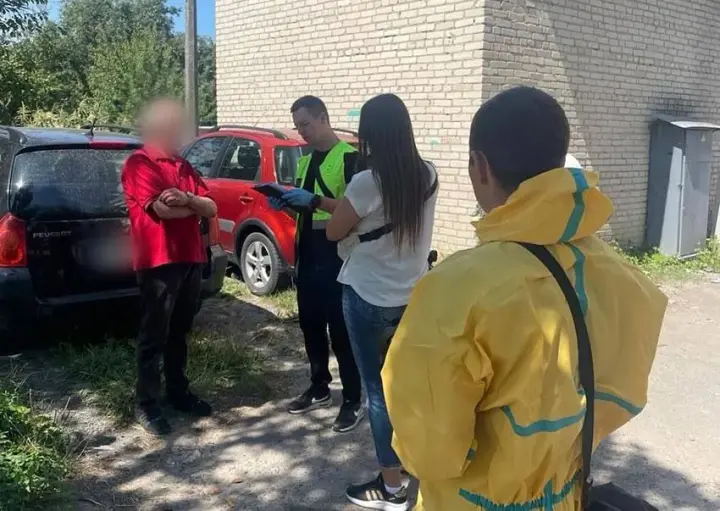 Три місяці підсипав отруту: 67-річного чоловіка затримали за зухвале вбивство у Києві