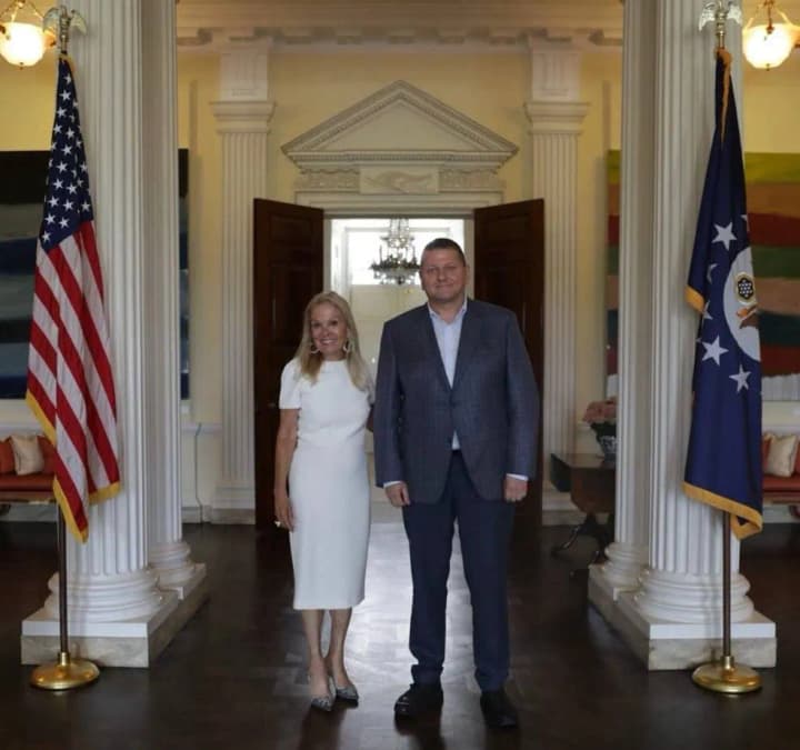 Zaluzhnyi discusses new forms and methods of warfare with US Ambassador