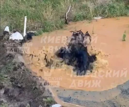 В одному з районів Києва прорвало каналізацію: у соцмережах повідомляють, що будинки поблизу - без світла