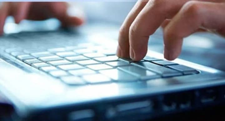 Кабмін затвердив створення нової системи “е-Консул”