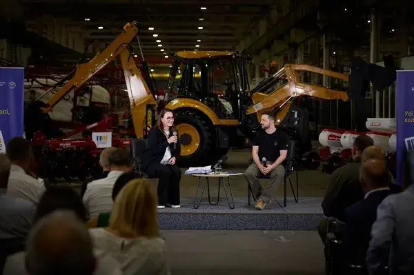 Zelenskyy met with business representatives in Kropyvnytskyi to discuss development and opportunities for manufacturers