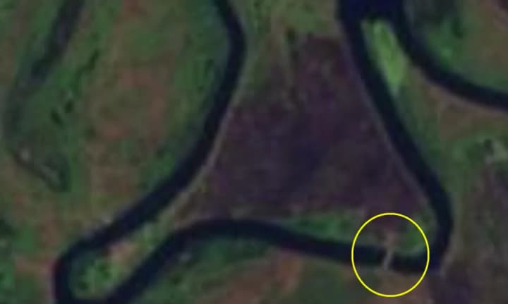 Russians in Kursk region built new pontoon crossing in the area of "missing" one: satellite images were shown