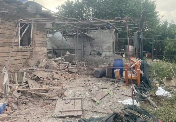 Окупанти вночі тричі обстріляли Нікопольський район з важкої артилерії