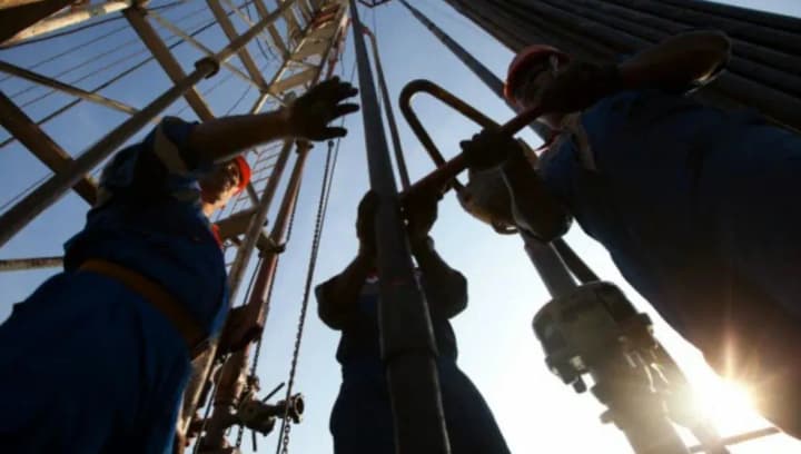 Ціна нафти продовжує падати: у чому ж причина 