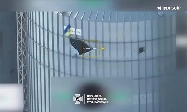 Border guards raise the flag over the temporarily occupied territories of southern Ukraine: video