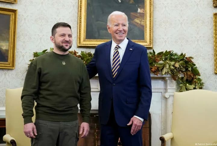 Biden talks to Zelenskiy before Independence Day and promises new aid package
