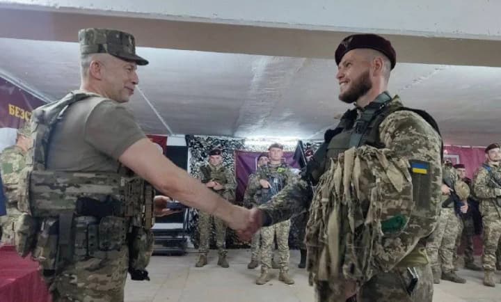 Syrskyi awards military for active actions in Kursk sector