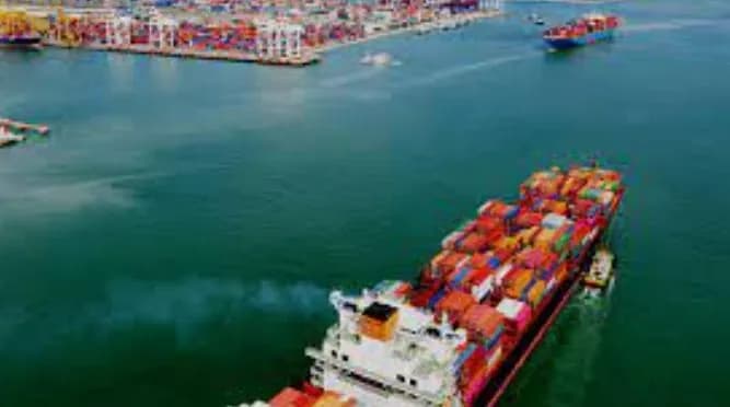 The Bosphorus Strait is blocked due to the breakdown of a tanker traveling from Russia