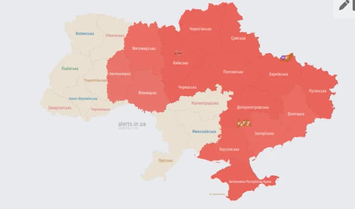 Воздушные силы предупреждают о движении ударных БПЛА в нескольких регионах