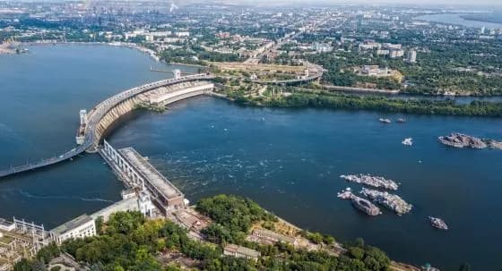 У Запоріжжі відновили рух греблею ДніпроГЕС після ракетних ударів рф