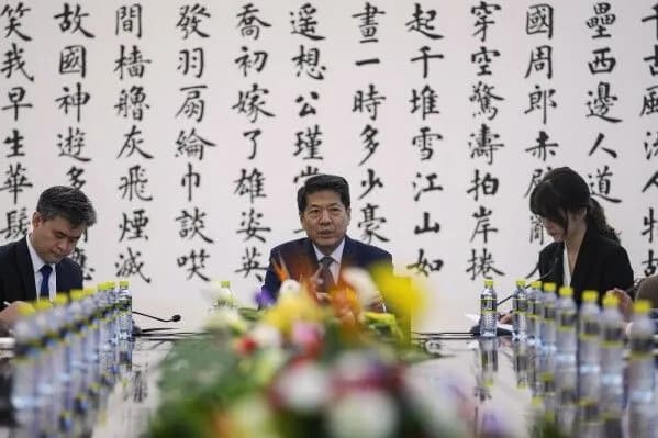 Китай закликає країни підтримати його "мирний план" щодо України