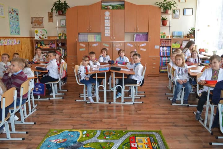Більше ніж тисяча дітей-переселенців сядуть першого вересня за шкільні парти у Броварській громаді