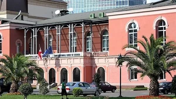 Конституційний суд Грузії розпочав розгляд позовів проти закону про іноагентів: деталі