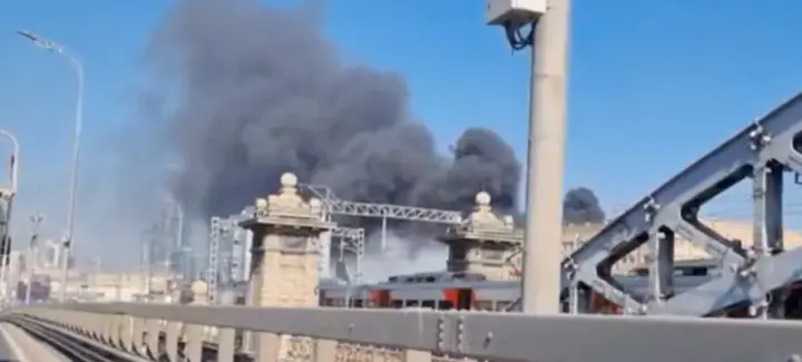 У центрі москви масштабна пожежа: до гасіння залучили вертольоти