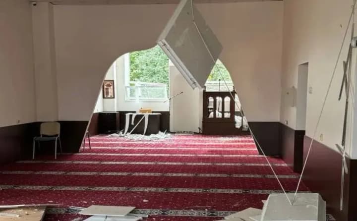 Damaged windows, ceiling, doors: Deputy Grand Mufti of Crimea tells about the destruction of the Islamic Cultural Center in Kyiv
