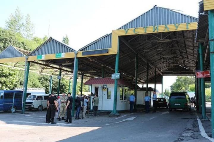 На пункті пропуску "Устилуг-Зосін" розпочали ремонт: обмежений рух буде до 30 листопада