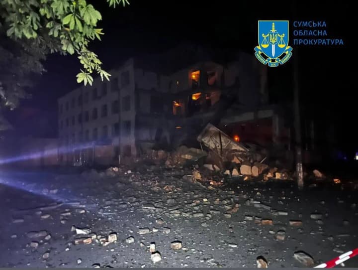 The Russian army dropped a bomb on one of the buildings of a university in Sumy: the consequences were shown