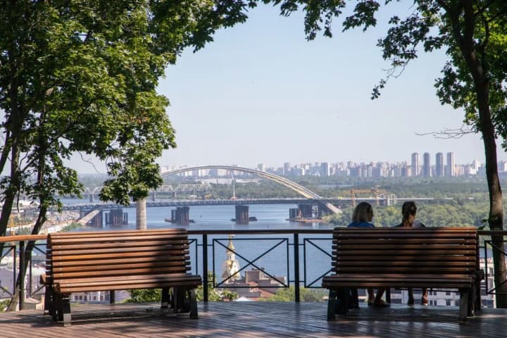 Autumn in Kyiv sets a new temperature record